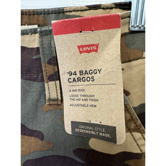 Women's Levi's Camouflage '94 Baggy Cargo Pants Size 25 - Picture 5 of 7